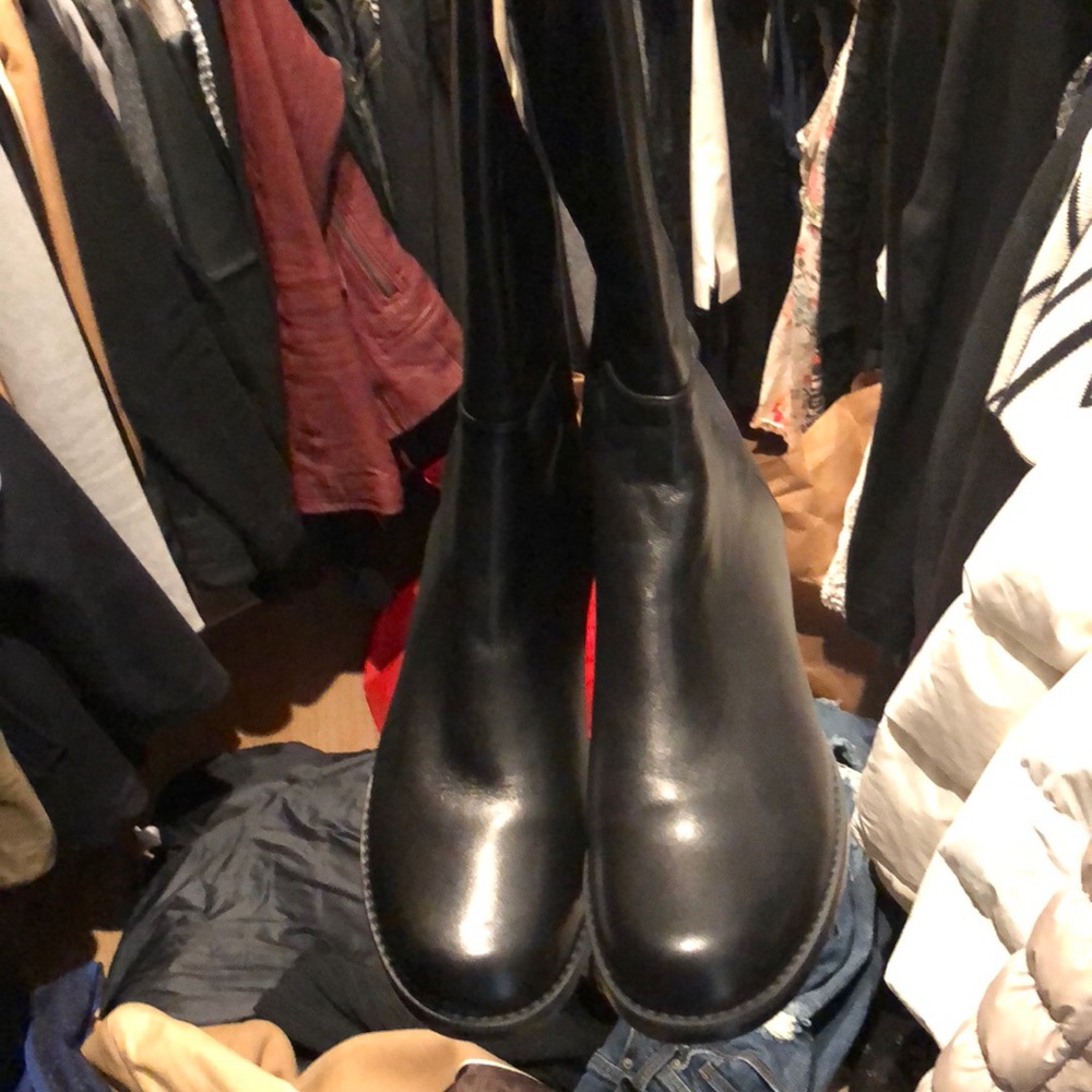 Stuart Weitzman 5050